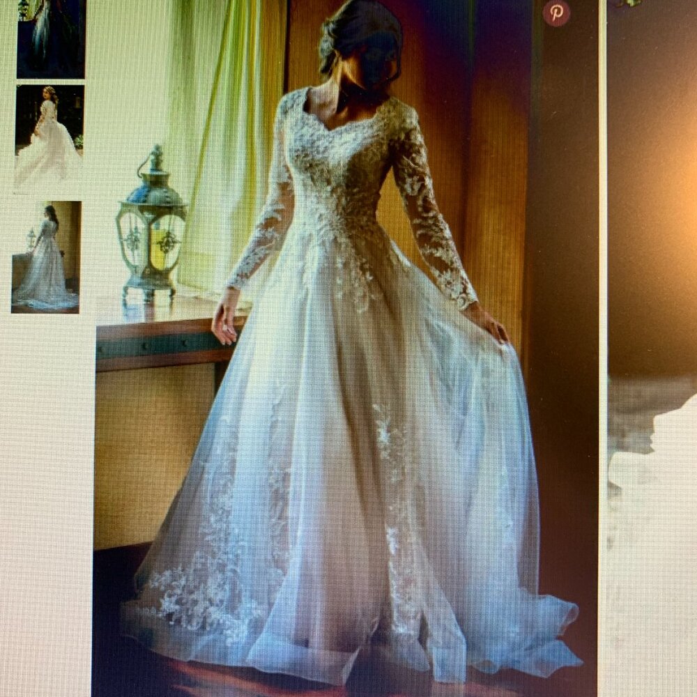 WEDDING DRESS - Picture 2 of 3
